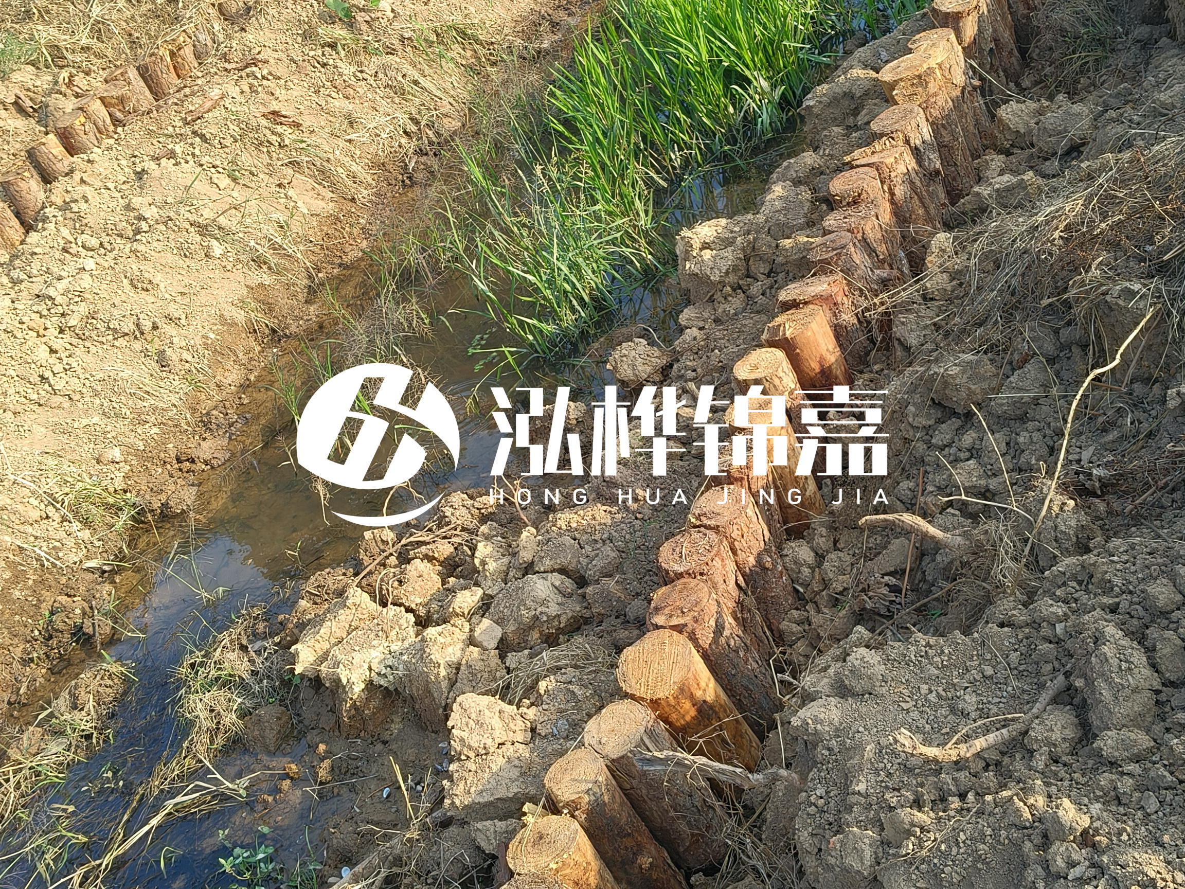 松木樁批發(fā)廠家泓樺錦嘉-樁間距指的是什么間距？